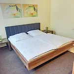 Strandnixe-1